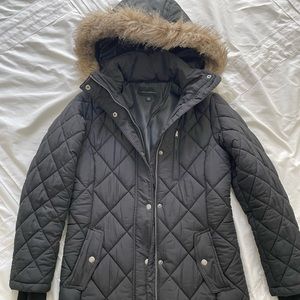 Banana republic jacket 🧥 comfy and warm. Ready to use, perfect conditions